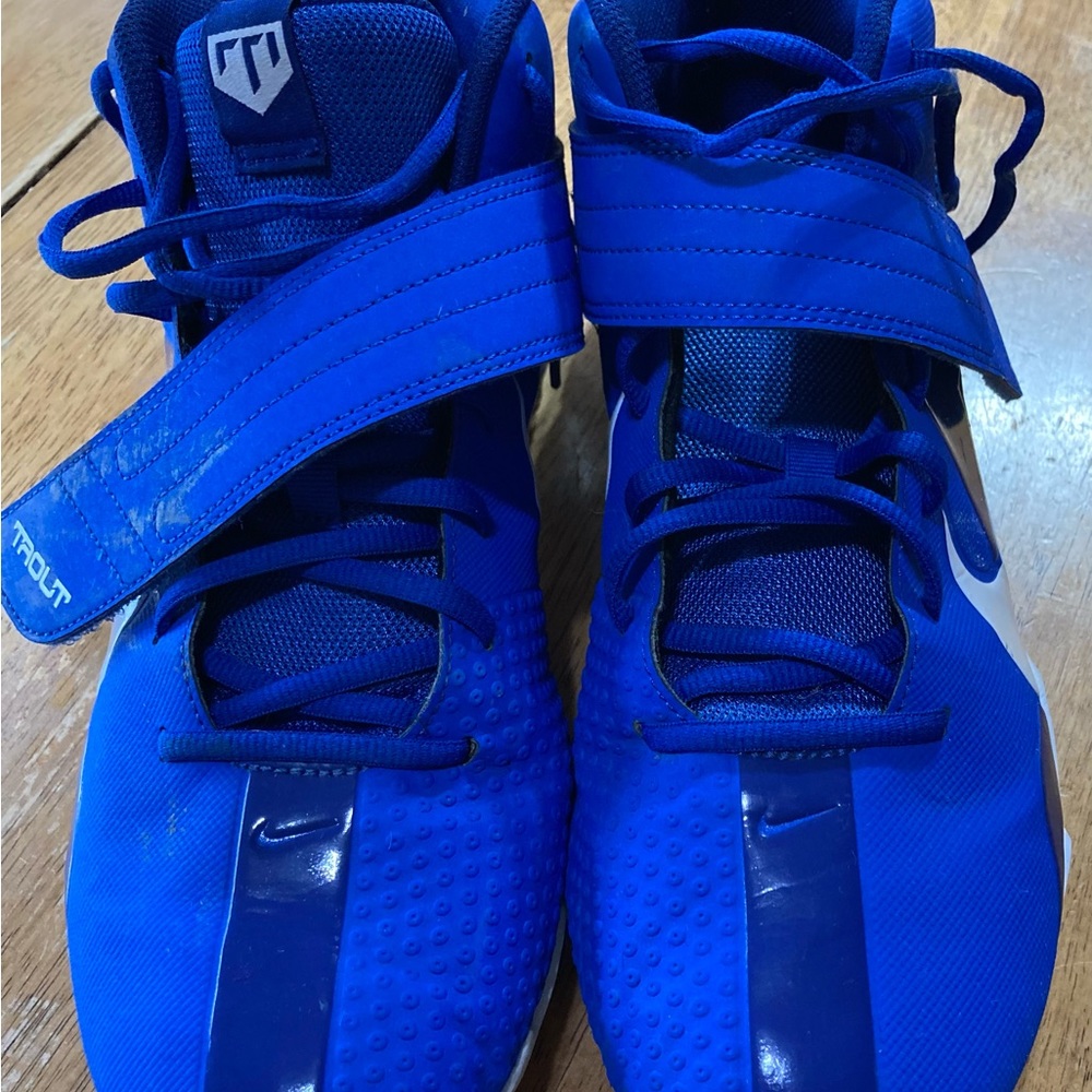Beautiful nike men lacrosse cleats size 13 like new